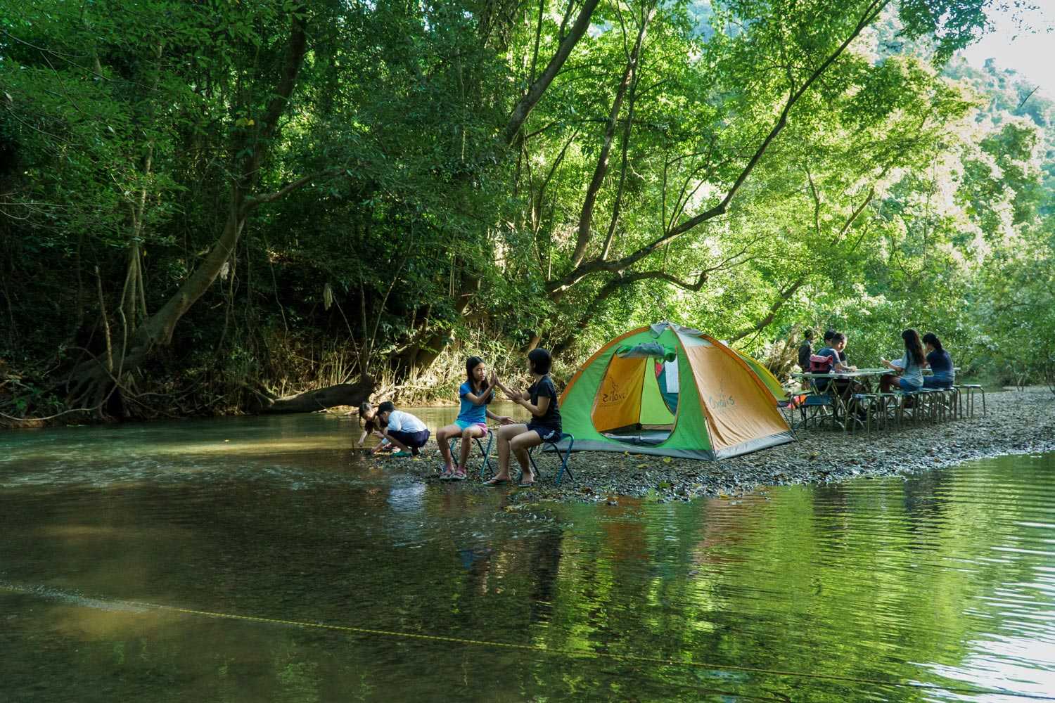 Trekking gia đình là cơ hội tuyệt vời để bố mẹ và bé gắn kết với nhau hơn.