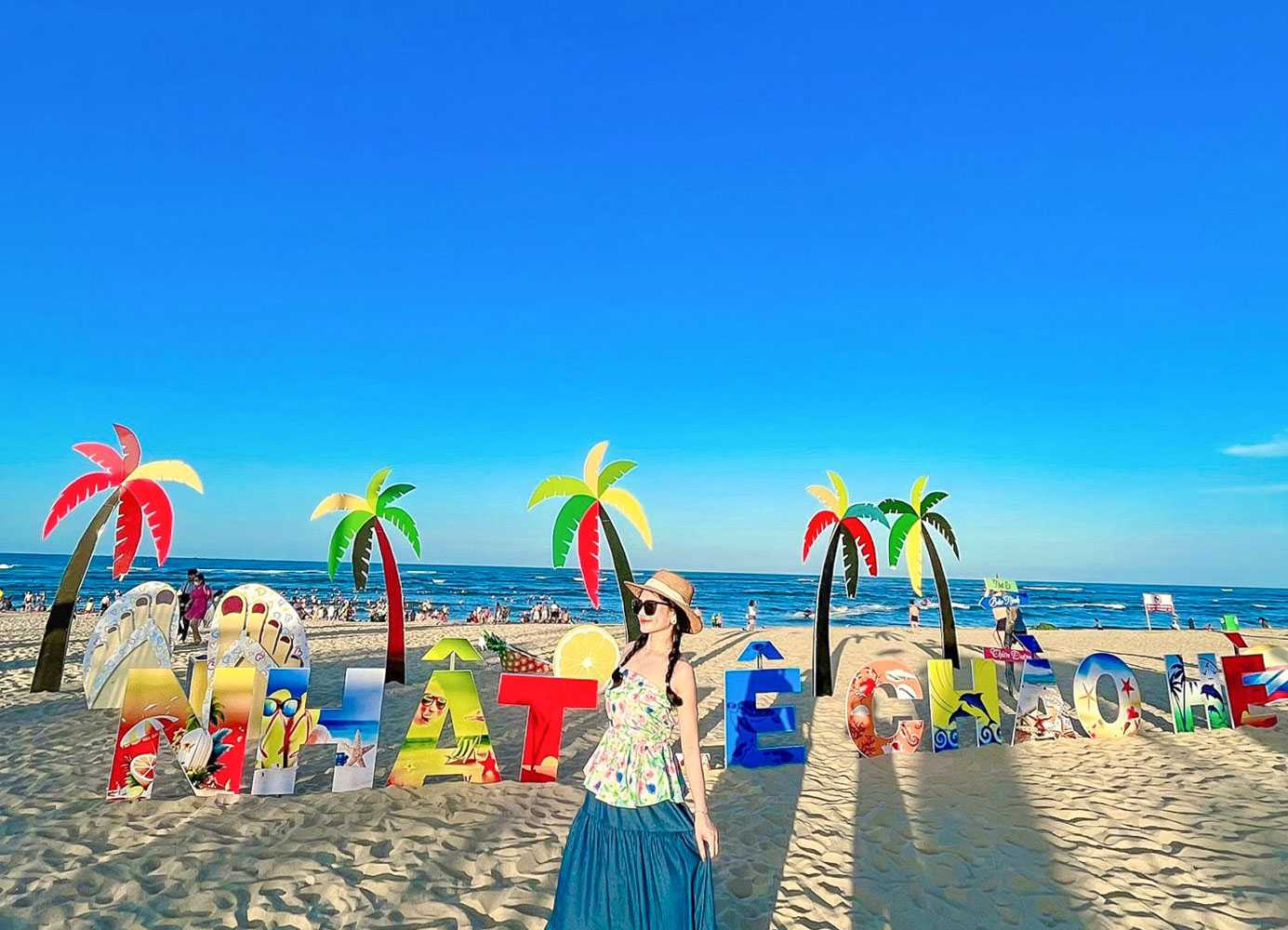 Mùa hè tắm buển mát mẻ với những hoạt động đánh bay cái nóng.