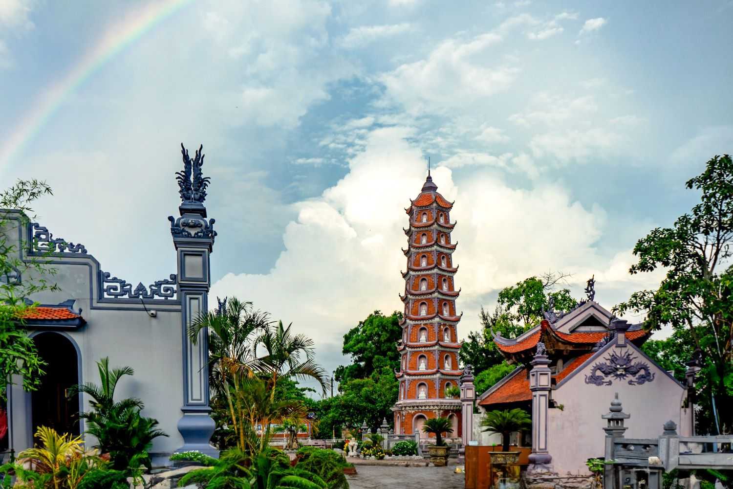 Chùa Hoằng Phúc là nơi Phật Hoàng Trần Nhân Tông đã đến để thuyết pháp.