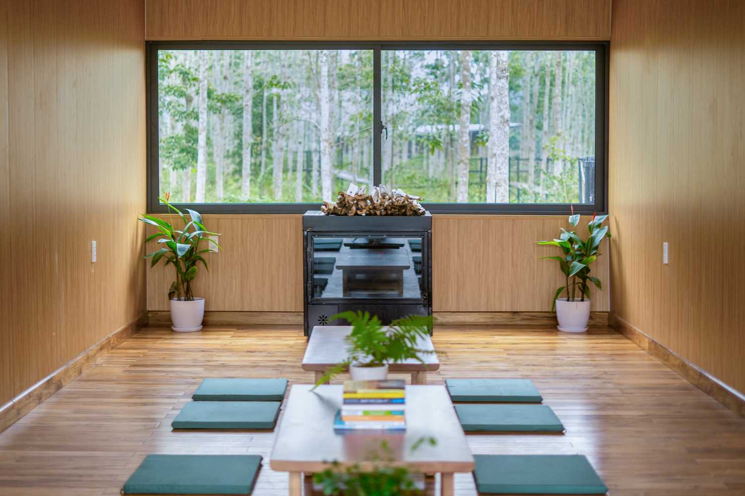 Jungle-Bungalow-Living-Room-7