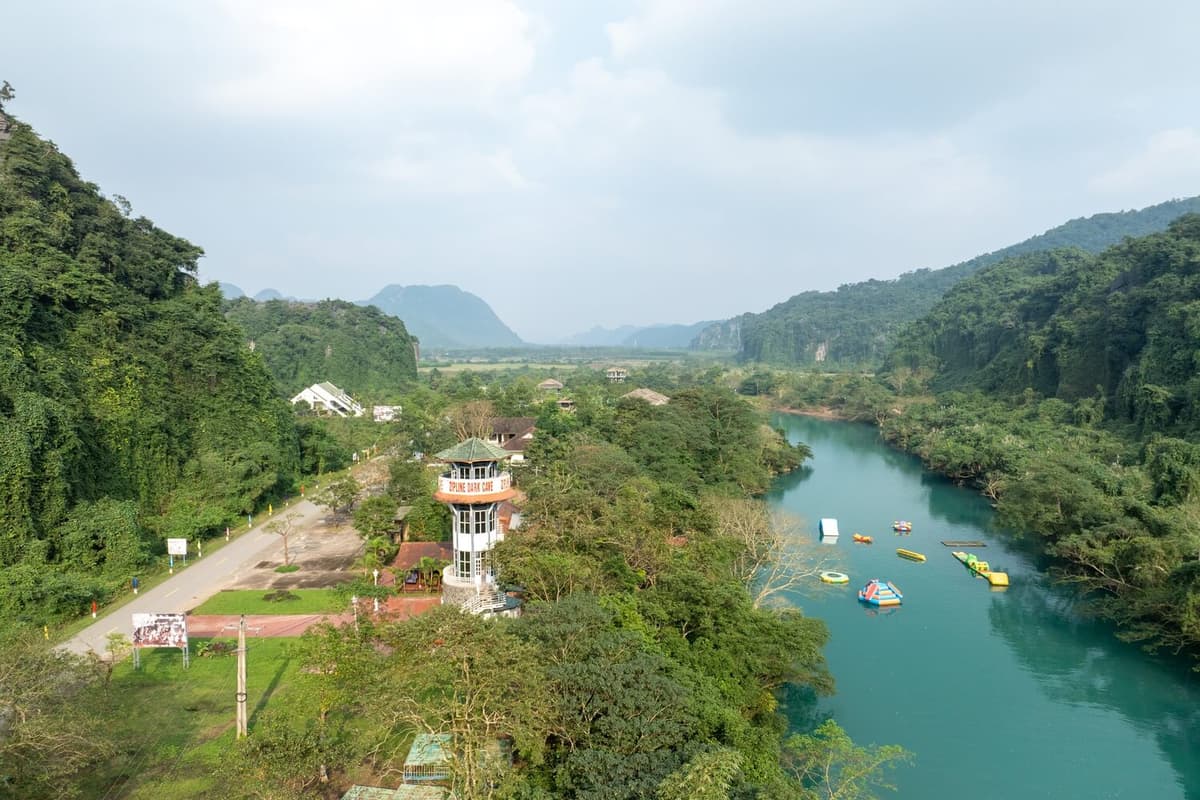 Chay rive Dark cave in Phong Nha