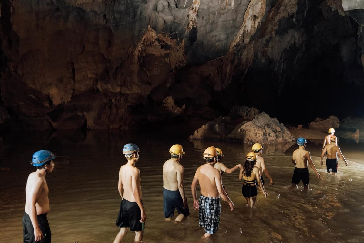Chay river Dark cave in Phong Nha