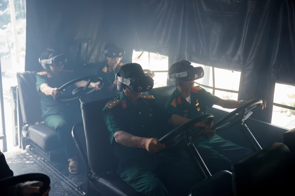 The Duck Stop Phong Nha: Massage vịt và làm nông dân chính hiệu 5 Du khách có thể kết hợp tham quan, trải nghiệm VR 9D và tìm hiểu những câu chuyện lịch sử tại Hang Chỉ Huy