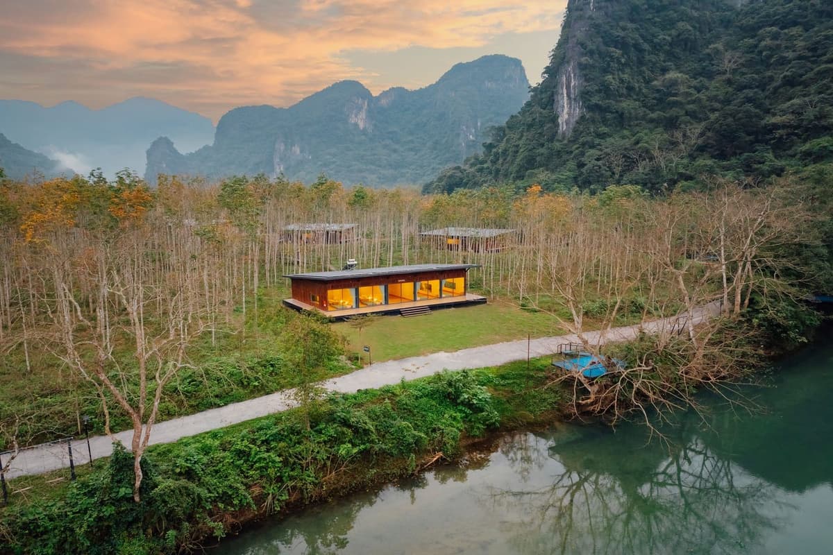 The Duck Stop Phong Nha: Massage vịt và làm nông dân chính hiệu 3 Blue Diamond Retreat nằm biệt lập giữa núi rừng, đồng ruộng, nơi du khách sẽ có những hoạt động khám phá thiên nhiên thú vị