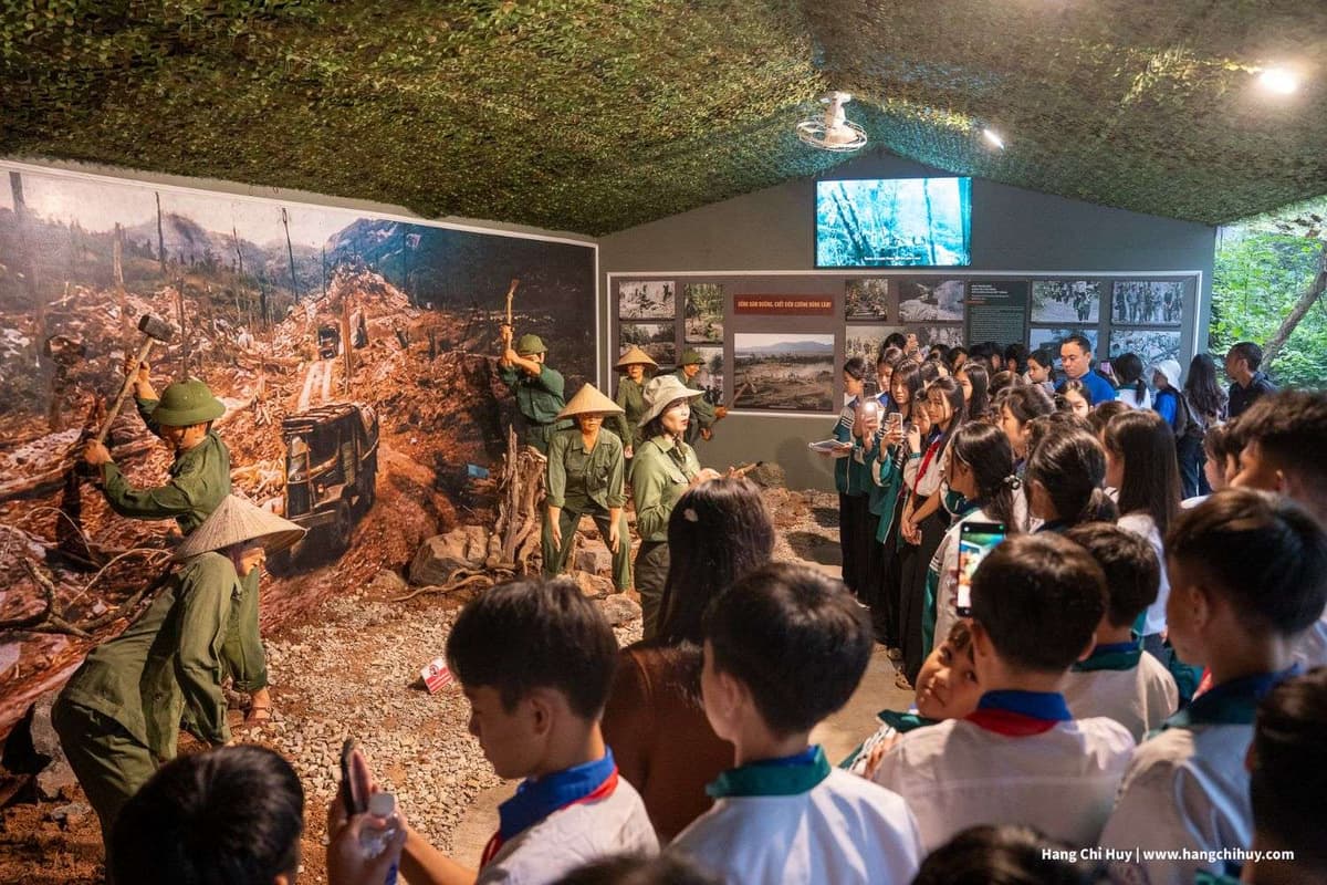 Commander Cave in Phong Nha, Quang Tri