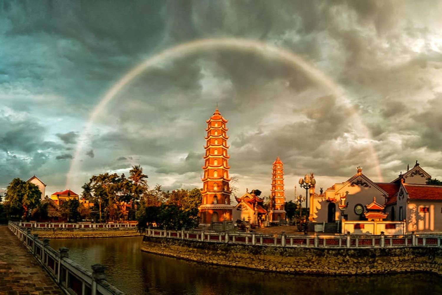 Khuôn viên rộng rãi của chùa Hoằng Phúc. Nguồn: Hoằng Phúc Cổ Tự