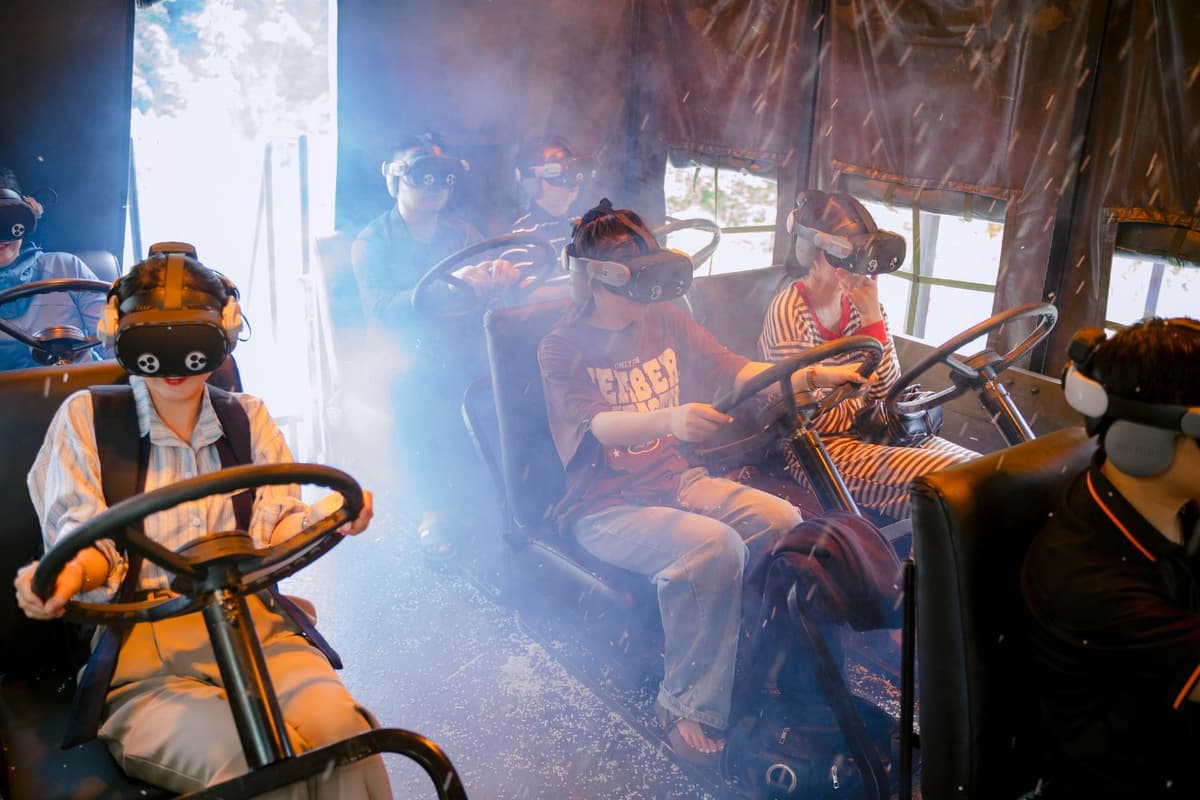 Tour tham quan Hang Chỉ Huy và trải nghiệm những tư liệu quý giá về sứ mệnh vận tải trên đường Trường Sơn
