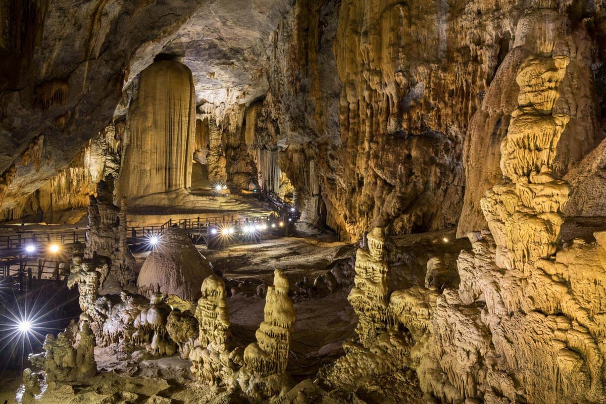Phong Nha in spring: Embrace the beauty of nature in bloom 24 Paradise Cave is considered the longest dry cave in Asia