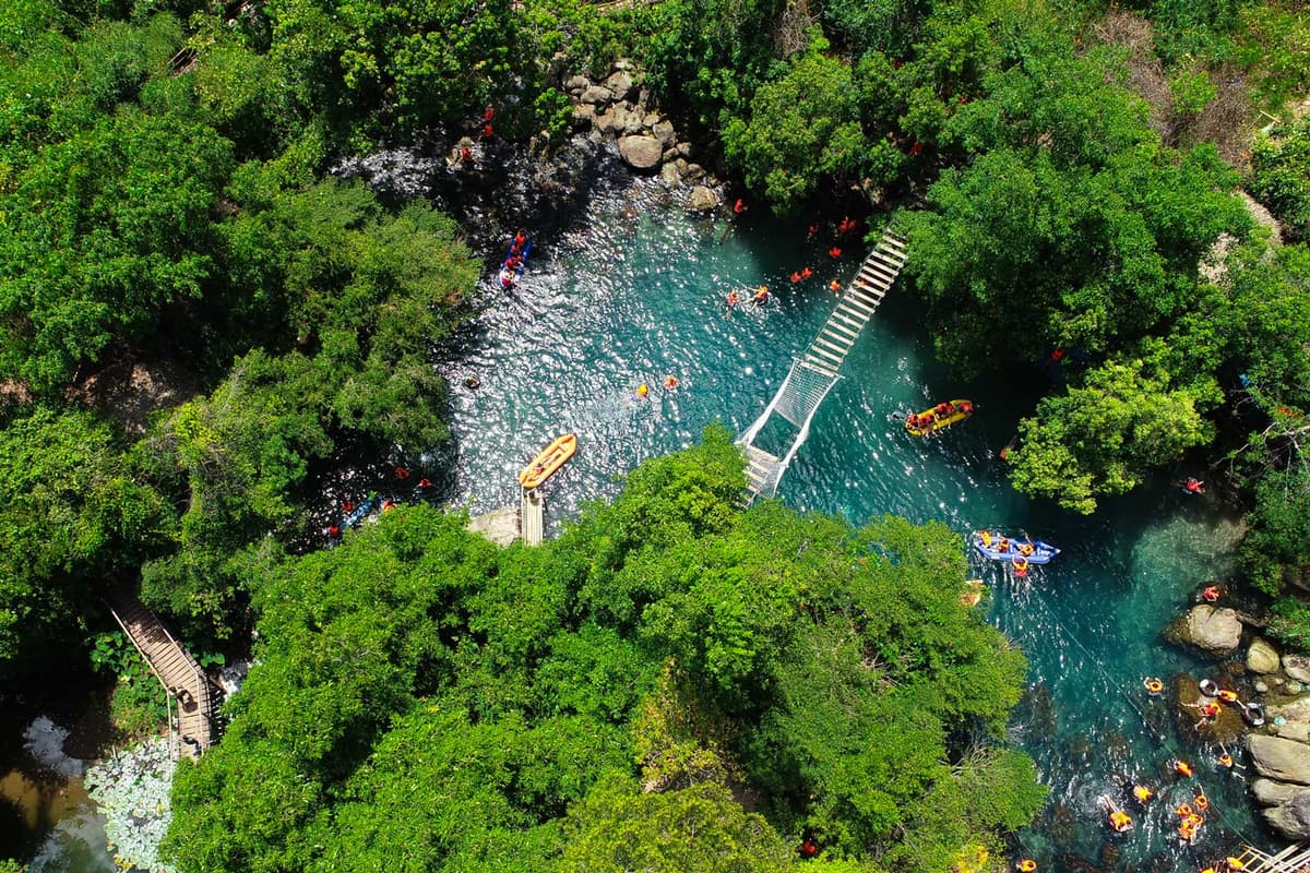 Travelers can enjoy a variety of outdoor adventures and recreational activities at Mooc Spring