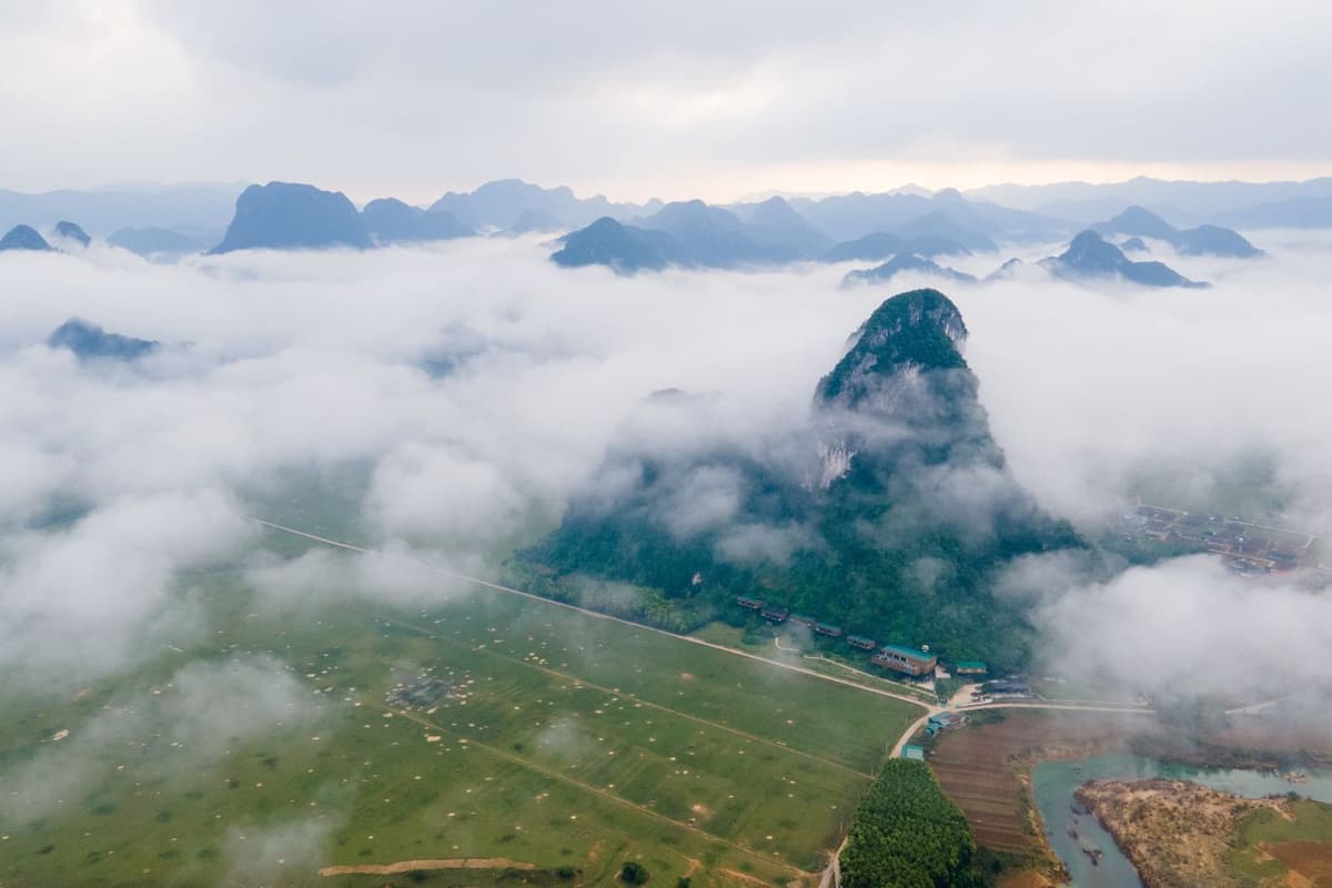 Phong Nha autumn travel guide: Best activities and experiences 3 Cloudy skies and cool weather create a peaceful autumn landscape